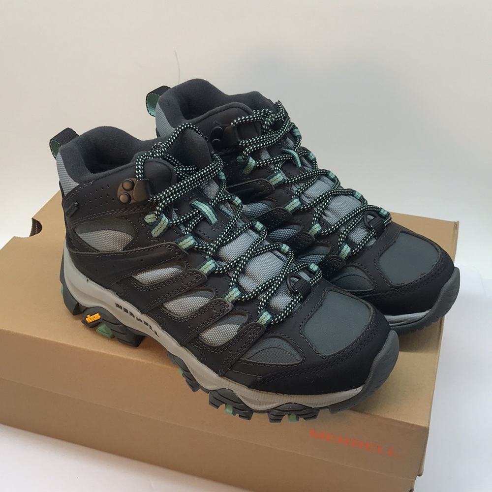Merrell  Womenś MOAB 3 THERMO MID Black and Gray Hiking Shoes Size 5